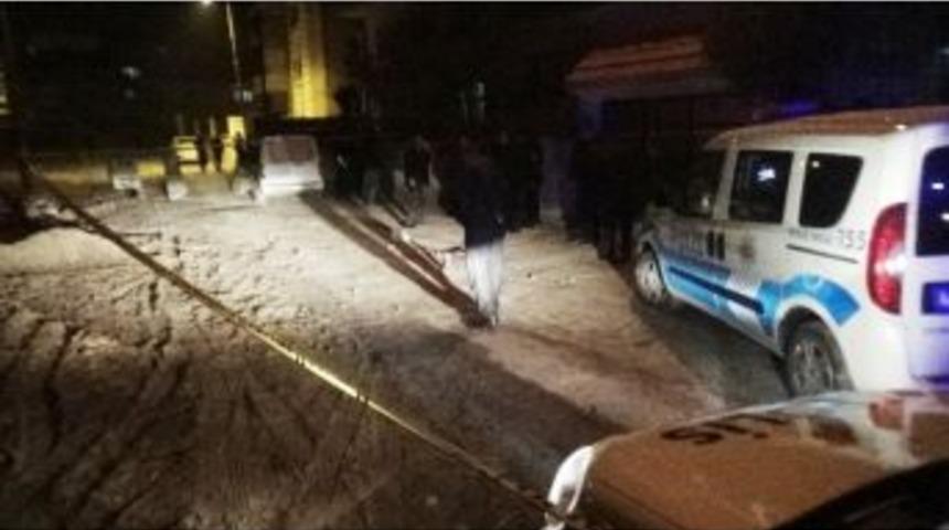 Malatya&rsquo;da Akrabalar Arasında Bı&ccedil;aklı Kavga: 1 Yaralı