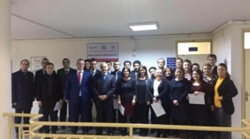 Salihli&rsquo;de Proje Yazma Eğitiminde 24 Kişi Sertifika Aldı