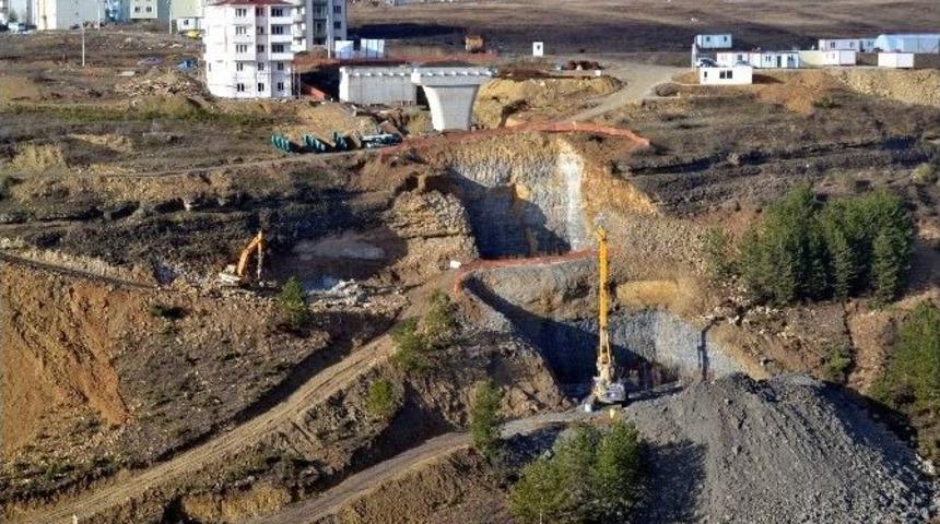 Karab&uuml;k&rsquo;te Kanyon K&ouml;pr&uuml; Projesi Devam Ediyor