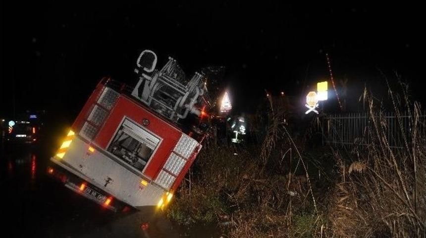 Nazilli&rsquo;de Trafoya D&uuml;şen Yıldırım Fabrikada Yangına Neden Oldu