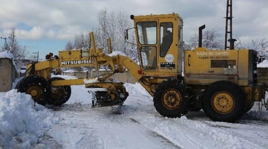 Tuşba Belediyesi&rsquo;nden Karla M&uuml;cadele &Ccedil;alışması