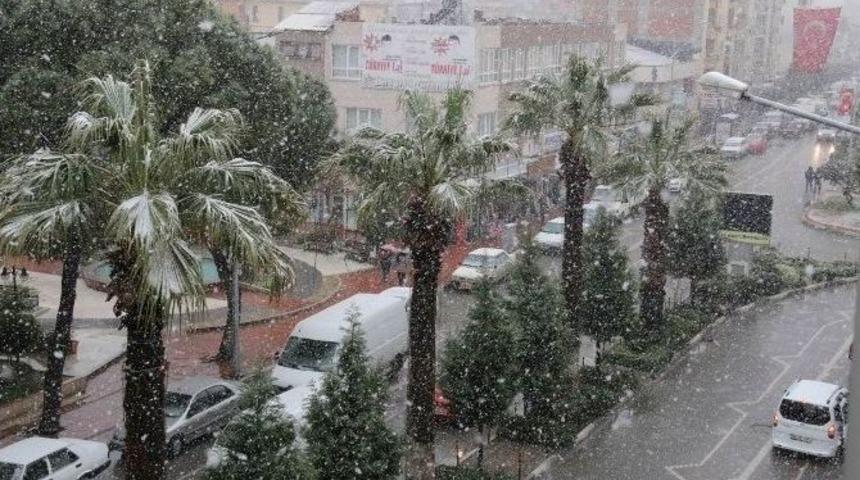 Saruhanlı&rsquo;da Kar Yağışı