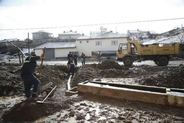 Süpren Mahallesi Çamurdan Kurtarıldı