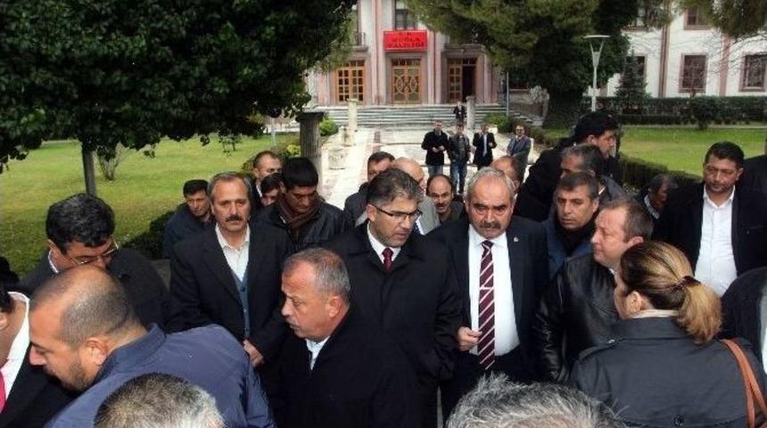 Milletvekili &Ouml;zt&uuml;rk&rsquo;den Muğlasporlu Taraftarlara Kaşkol Desteği