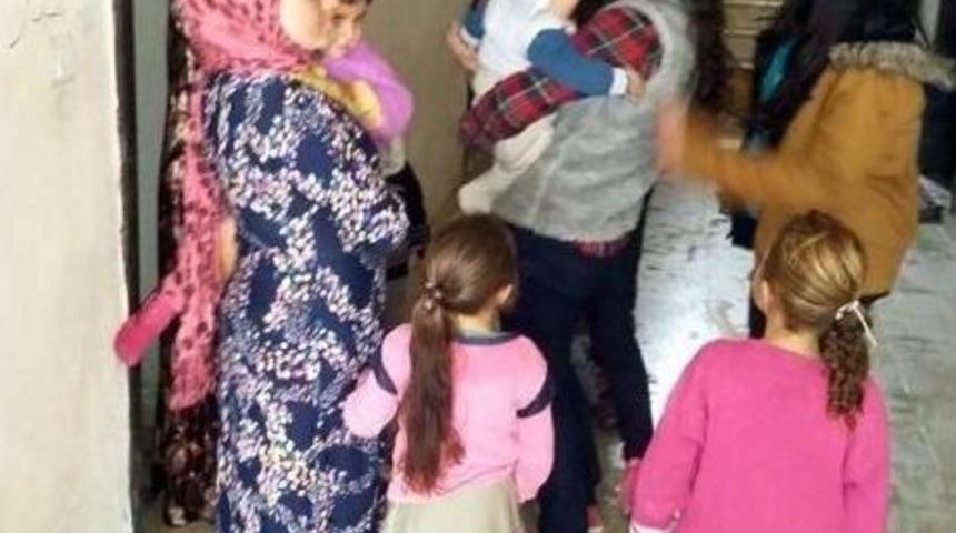 Liseli &Ouml;ğrencilerden Suriyeli Ailelere Yardım