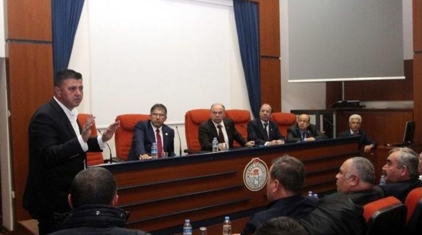 Ak Parti, Vali &Ccedil;i&ccedil;ek İle Şof&ouml;rleri Buluşturdu