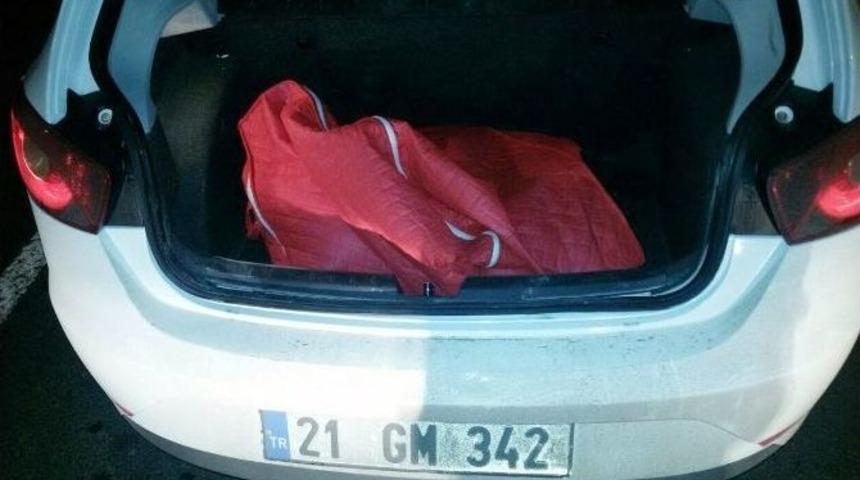 Bagajdaki Esrarı Polisten Saklayamadı