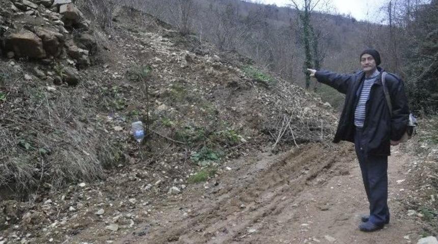 Kurug&ouml;l Kanyon Yolunda Heyelan