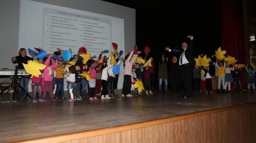 &lsquo;&ouml;yk&uuml;ler Ve Şarkılarla Değerler Eğitimi&rsquo; Semineri Ger&ccedil;ekleştirildi