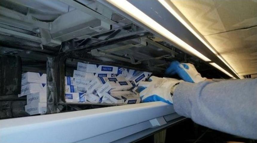 Otob&uuml;sle Ka&ccedil;ak Sigara Sevkıyatı Polise Takıldı