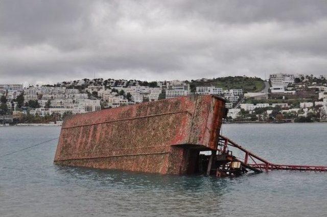 Bodrum’da Fırtına Sonrası Yağmur Etkili Oldu