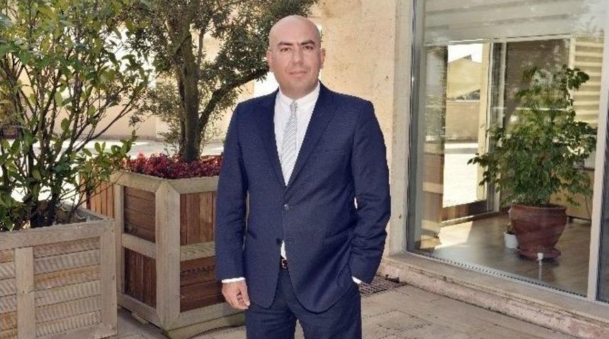 D&uuml;nyaca &Uuml;nl&uuml; Buz Pateni Grubu Lıseberg Ice Show Viaport Marina&rsquo;da