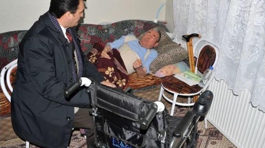 Osmangazi Belediye Başkanı Mustafa D&uuml;ndar Hasta Vatandaşın Y&uuml;z&uuml;n&uuml; G&uuml;ld&uuml;rd&uuml;