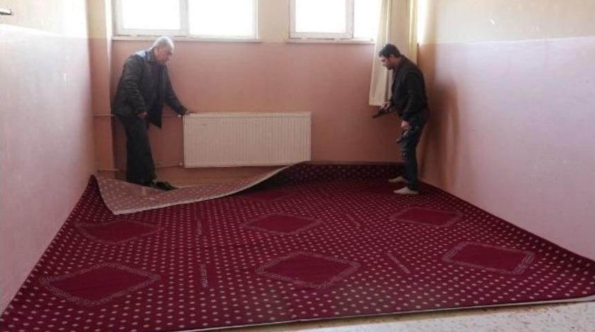 İbadethanelerin Halı İhtiyacını Haliliye Belediyesi Karşıladı