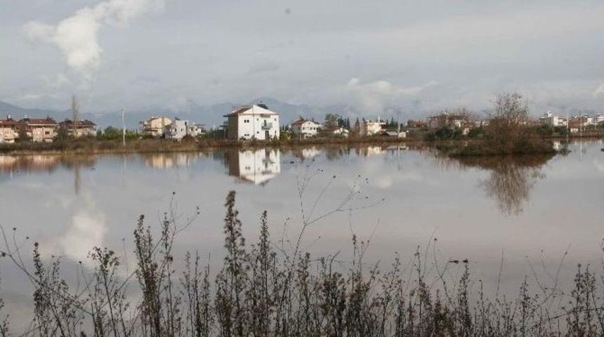 Antalya&rsquo;nın D&ouml;şemealtı İl&ccedil;esine Rekor Yağış D&uuml;şt&uuml;