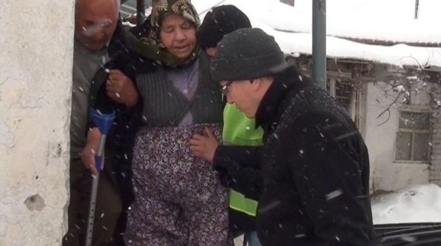 Karda Diyaliz Hastalarına Belediye Yardımı