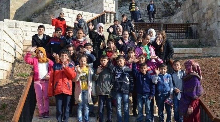 Yetim &Ccedil;ocuklara K&uuml;lt&uuml;r Gezisi