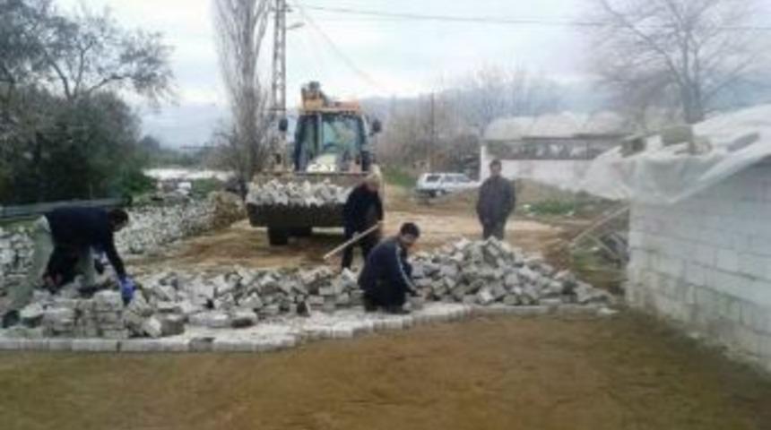 &Ouml;demiş&rsquo;te 170 Bin Metrekarelik Alan Kilit Taşla Kaplandı