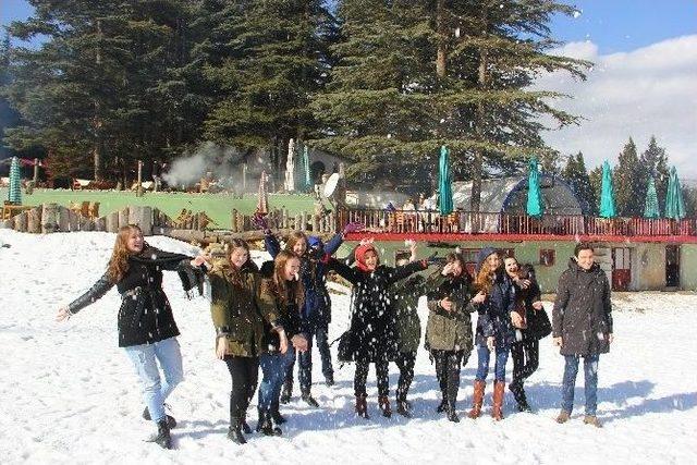 Bosnalı Öğrenciler Türk Oyunlarıyla Eğlendi