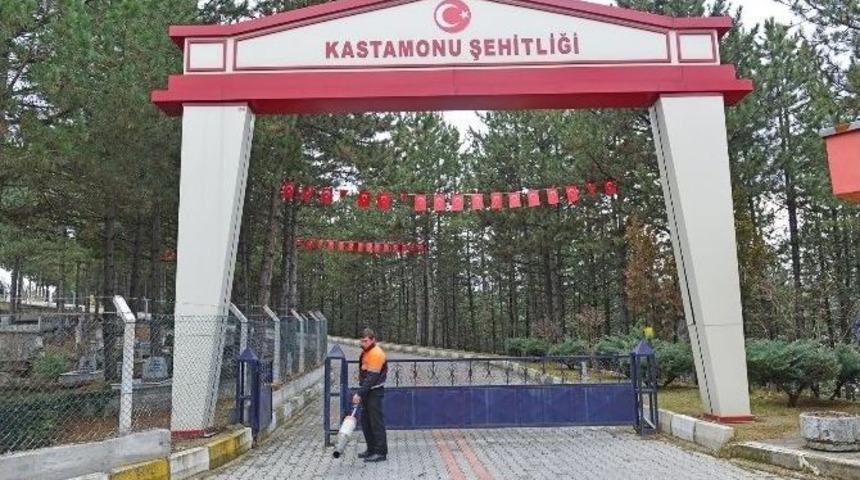 Belediyeden Şehit Mezarlarına &Ouml;zel İlgi