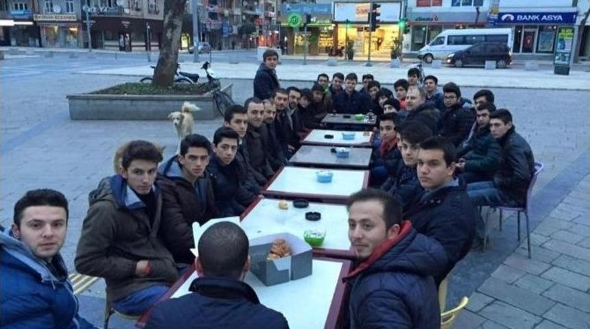 D&uuml;zce&rsquo;de Gen&ccedil;ler Sabah Namazında Buluştu