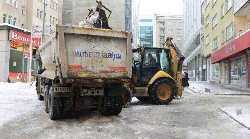 Yakutiye Belediyesi&rsquo;nden Kar &Ccedil;alışması