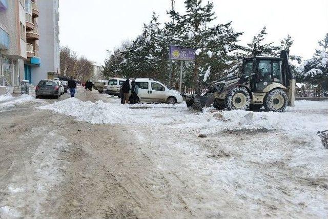 Yakutiye Belediyesi’nden Kar Çalışması