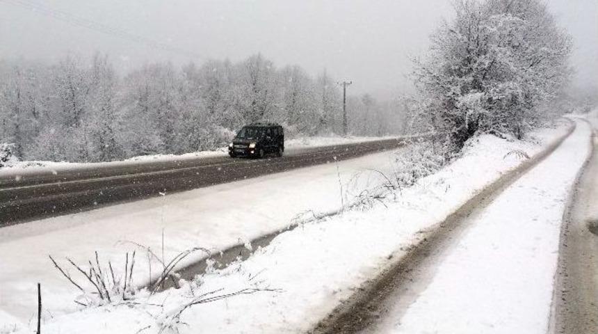 Zonguldak&rsquo;ın Y&uuml;ksek Kesimlerinde Kar Etkili Oldu