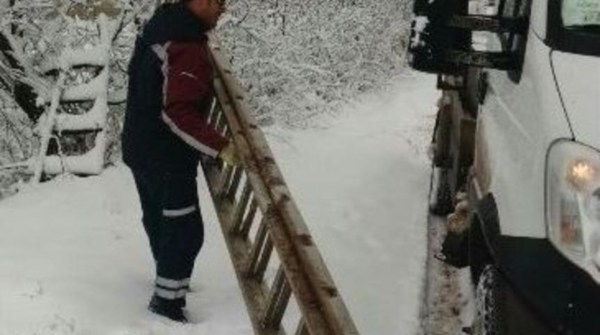 Uedaş Ekiplerinin Kar Mesaisi