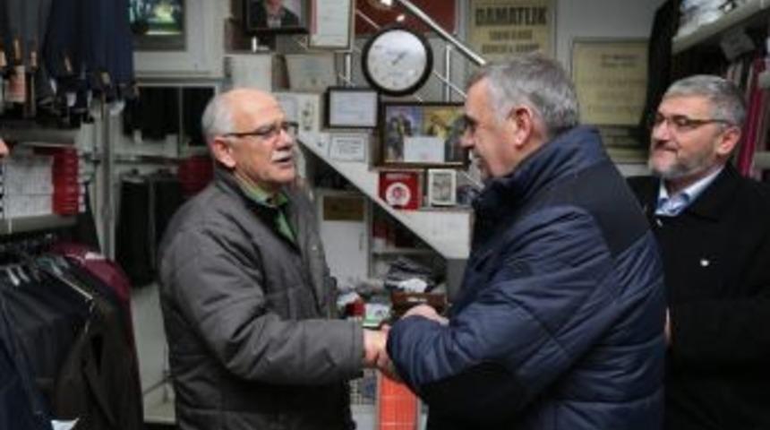 Başkan Zeki To&ccedil;oğlu Uzun &Ccedil;arşı Esnafını Ziyaret Etti