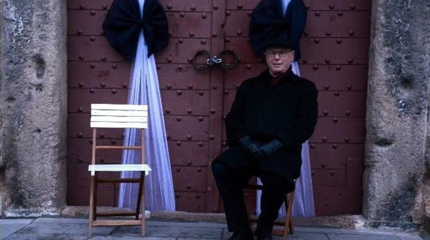 Kültür Merkezi Kilitlenen Başkandan Oturma Eylemi