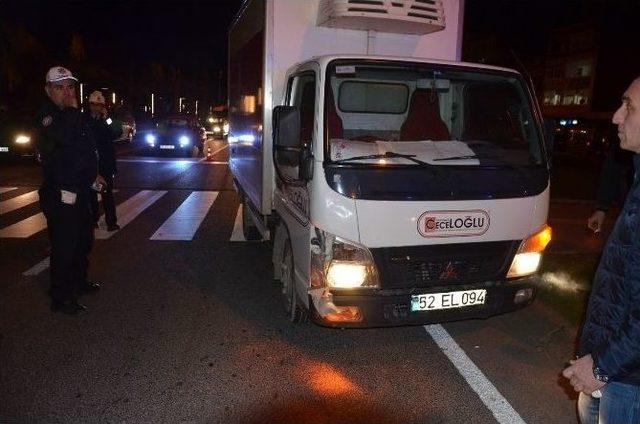 Kamyonet Yayaya &Ccedil;arptı: 1 Yaralı 1