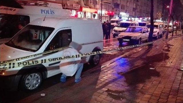 Birahanede Silahlı Saldırı: 1 Ölü, 2 Yaralı