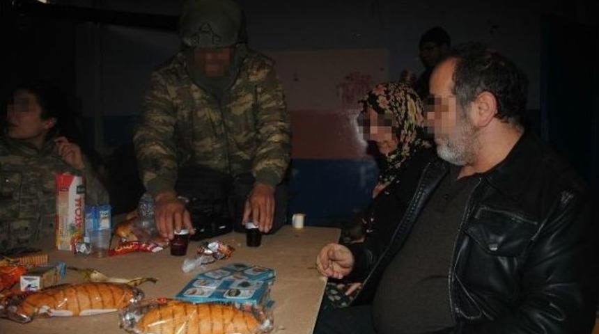 Sur&rsquo;da Mahsur Kalan 3&rsquo;&uuml; &Ccedil;ocuk 5 Kişilik Aile Kurtarıldı