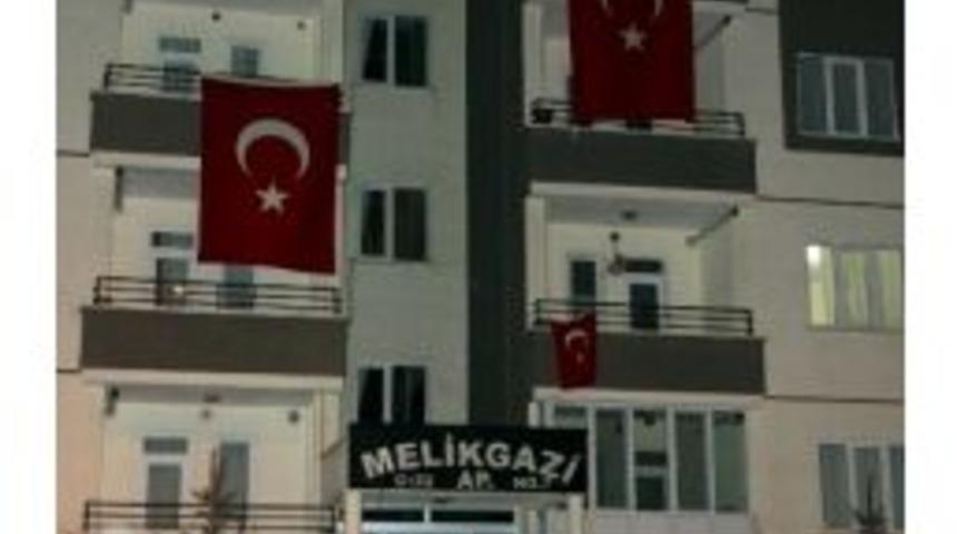 Şehidin Kayseri&rsquo;de Ki Evinde H&uuml;z&uuml;n Hakim