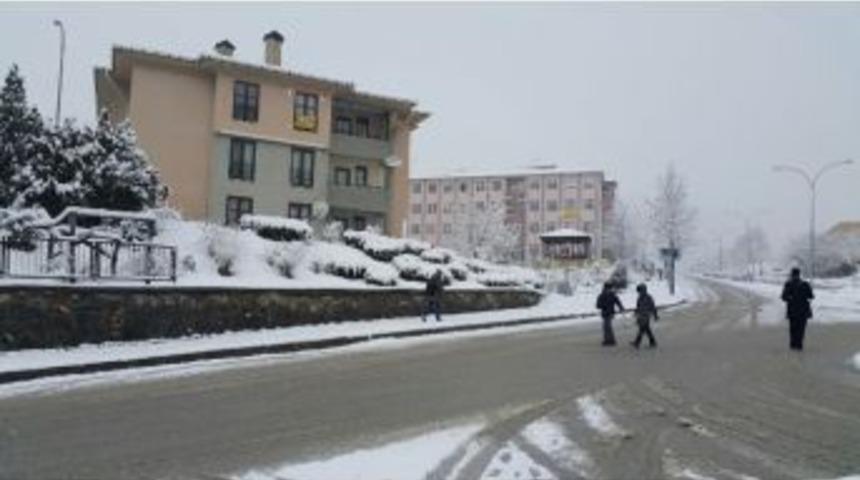 D&uuml;zce&rsquo;de Taşımalı Eğitime Kar Tatili