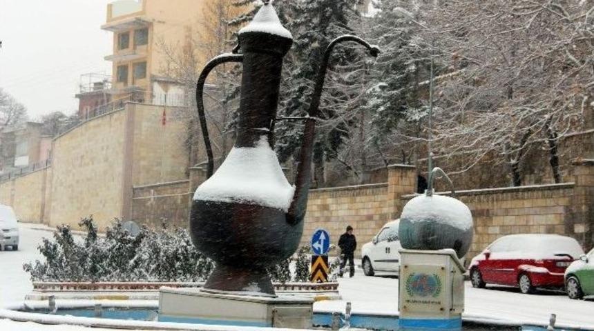 Nevşehir&rsquo;de Kar Yağışı Etkili Oluyor