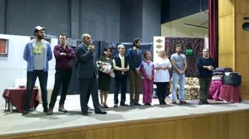 Mut&rsquo;ta &ldquo;sessiz &Ccedil;ığlık Sahte Cennet&rdquo; Oyunu Sahnelendi