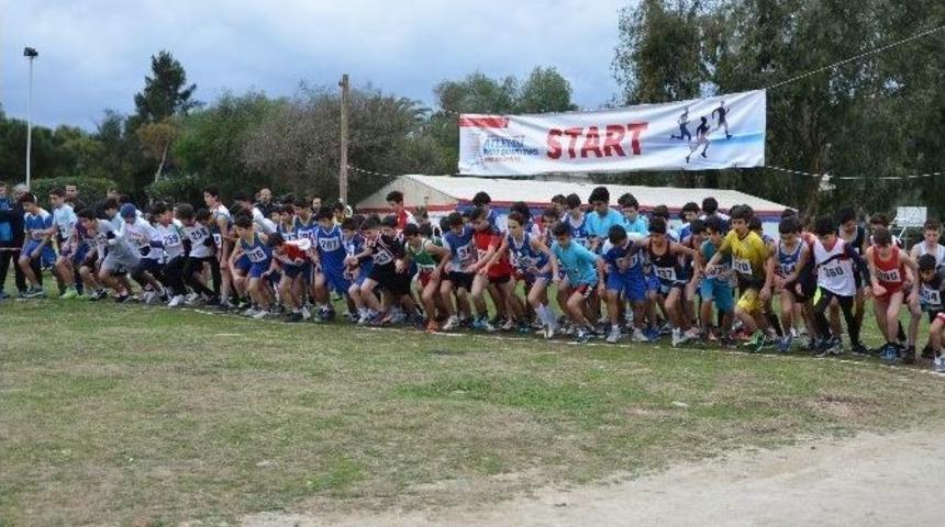 Okullar Arası Kros Şampiyonası Kuşadası’nda Yapıldı