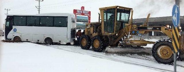 Aksaray’da Kar Yağışı Ulaşımı Etkiledi