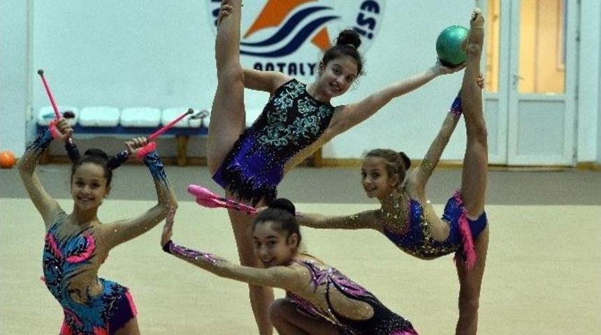 Muratpaşa&rsquo;nın Cimnastik&ccedil;ileri Hırs K&uuml;p&uuml;