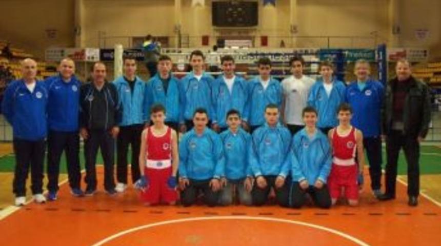 Kağıtsporlu Boks&ouml;rler, Fenerbah&ccedil;e&rsquo;yi Solladı