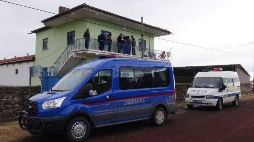 K&ouml;y Evine Ateş A&ccedil;an Şahıs Aranıyor