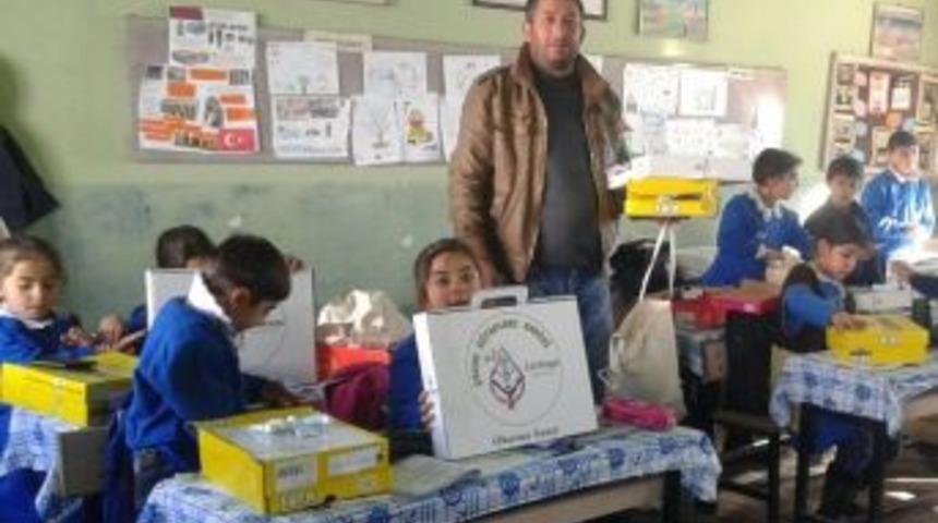 Mesafe &Ccedil;ocukları G&uuml;ld&uuml;rmeye Engel Değil