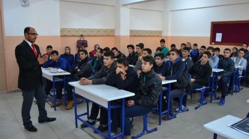 Y&uuml;reğir Gen&ccedil;lik Merkezi Tarafından Kur&rsquo;an-ı Kerim Ve Meali Semineri