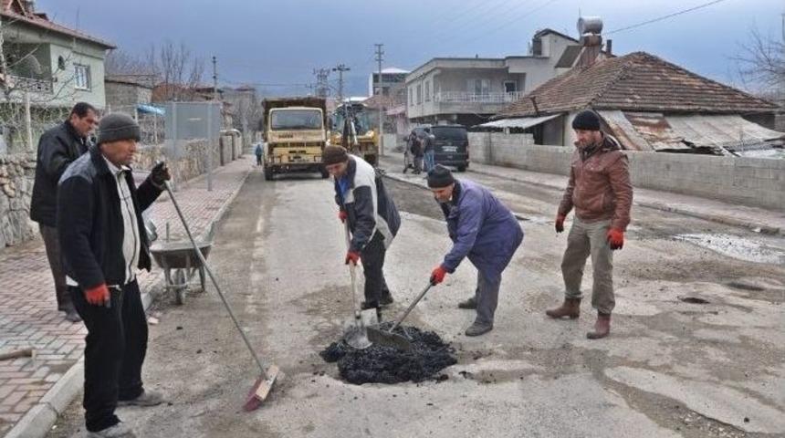 Bozulan Yollarda &Ccedil;alışmalar Yapılıyor