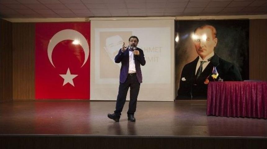 Yazar Ahmet &Uuml;mit Gaziantep Kolej Vakfı &Ouml;zel Okullarında