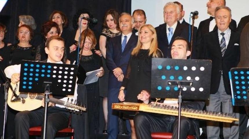 Yeşil&ccedil;am&rsquo;ın Altın &Ccedil;ocuğu İzmir&rsquo;de Konsere Katıldı