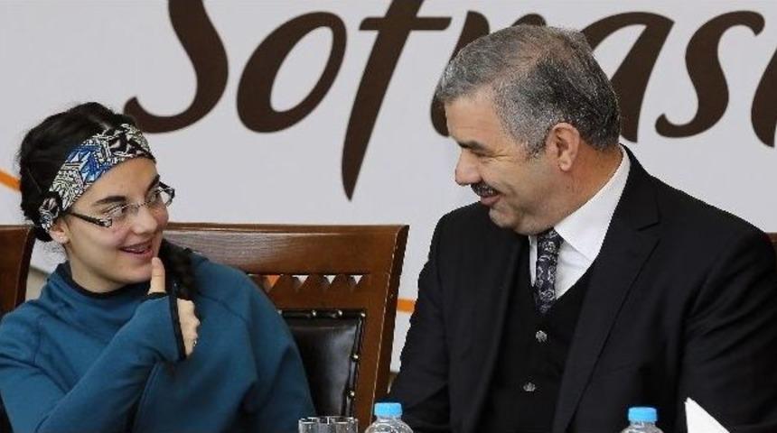 "m&uuml;barek Topraklarda &Uuml;lkemiz İ&ccedil;in Dua Edin"