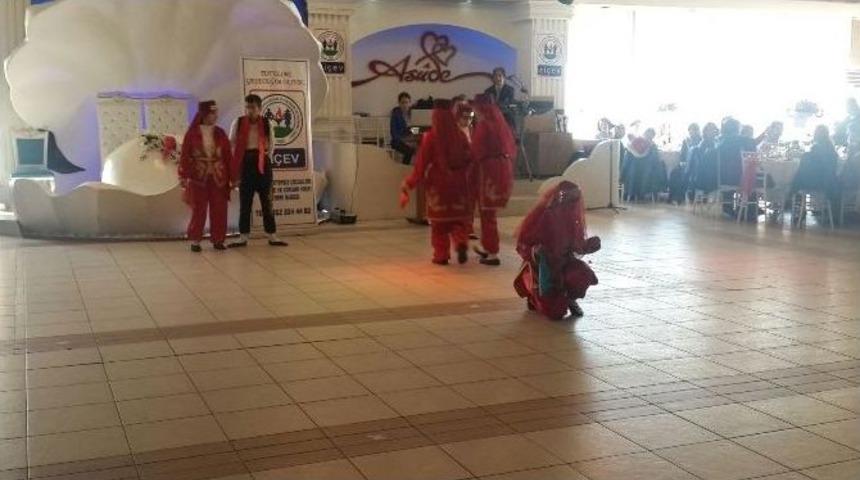 G&uuml;l D&uuml;zg&uuml;n Zihinsel Engelli &Ccedil;ocuklarla